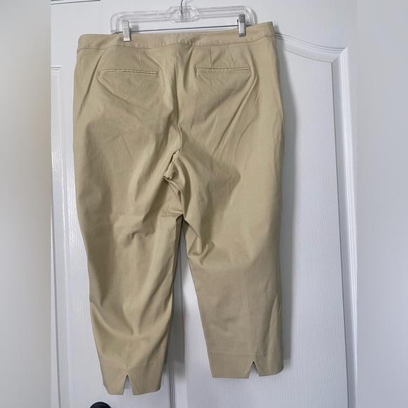 Lane Bryant Slim Crop Capri Khaki Women’s Size 18 - Picture 2 of 2
